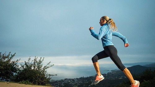 Chạy bộ có giảm mỡ bụng không? | Vinmec