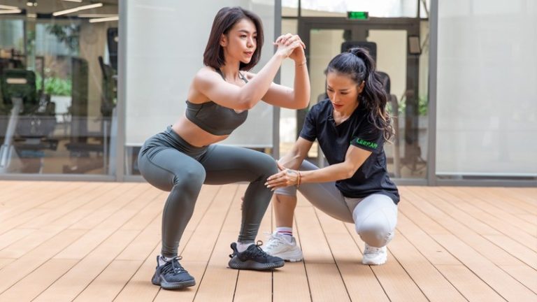 Hướng dẫn tập squat ĐÚNG CÁCH, chuẩn tư thế, tránh chấn thương đầu gố