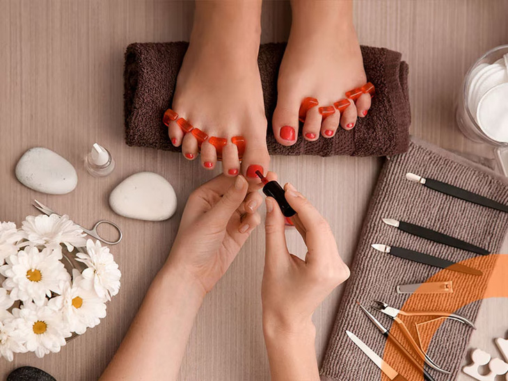 Làm Nail : Đừng để làm đẹp thành... làm khổ bàn tay, bàn chân