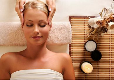 Trong rất nhiều cách để làm đẹp da măt thì massage da mặt bằng ...