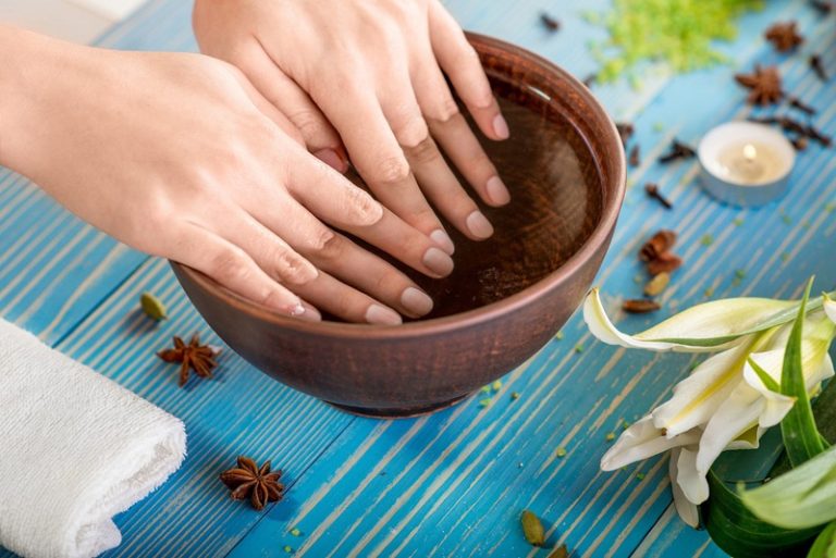 Bật mí 8 cách làm móng tay nhanh dài hiệu quả